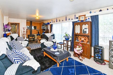 Photo of property in 13 Lipton Grove, Opaheke, Papakura, 2113
