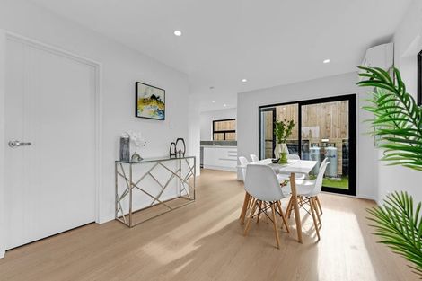 Photo of property in 163a Bradbury Road, Botany Downs, Auckland, 2010