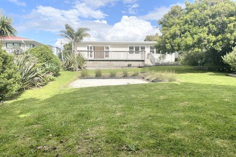Photo of property in 7 Edgerton Road, Te Atatu Peninsula, Auckland, 0610