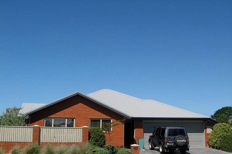 Photo of property in 25 Coolspring Way, Redwood, Christchurch, 8051