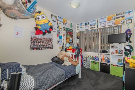 Photo of property in 37 Nui Mana Place, Te Atatu South, Auckland, 0610