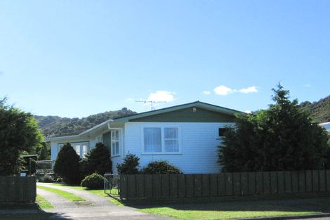 Photo of property in 10 Manutuke Street, Wainuiomata, Lower Hutt, 5014