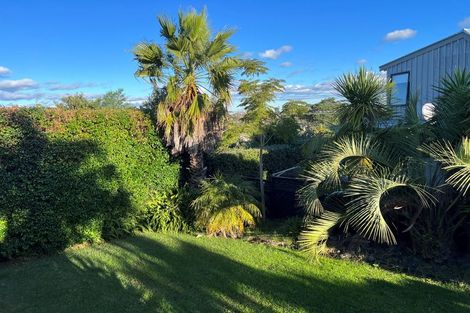 Photo of property in 15 Sunnynook Road, Forrest Hill, Auckland, 0620