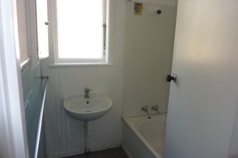 Photo of property in 12 Barrie Avenue, Papatoetoe, Auckland, 2025