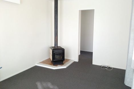 Photo of property in 325 Roscommon Road, Clendon Park, Auckland, 2103