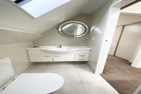 Photo of property in 16j Hobson Street, Thorndon, Wellington, 6011