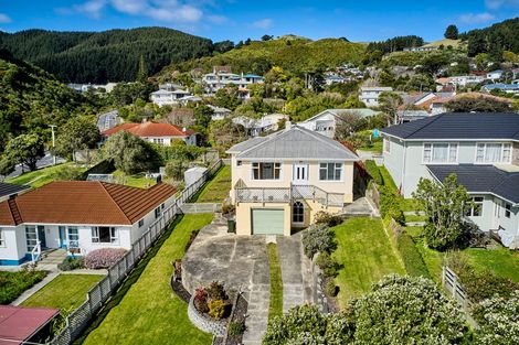 Photo of property in 5 Mahoe Street, Tawa, Wellington, 5028
