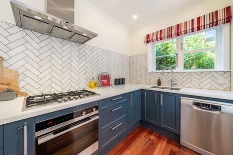 Photo of property in 8 Saint Albans Avenue, Karori, Wellington, 6012