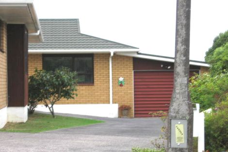 Photo of property in 1/5 Milwaukee Place, Glendene, Auckland, 0602