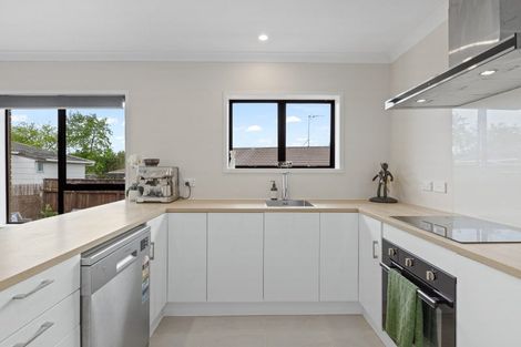Photo of property in 1/30 Fairway Avenue, Red Beach, 0932
