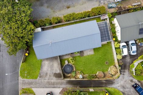 Photo of property in 16 O'sullivan Place, Waiuku, 2123
