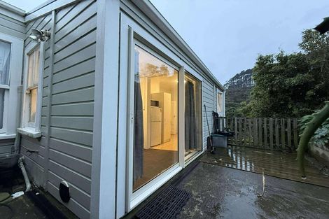 Photo of property in 22 Lawrence Street, Newtown, Wellington, 6021