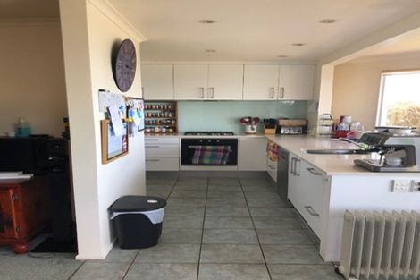 Photo of property in 4 Portal Place, Murrays Bay, Auckland, 0630