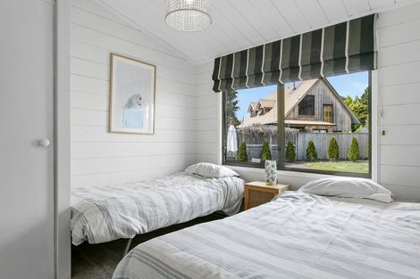 Photo of property in 4 Kathleen Place, Rainbow Point, Taupo, 3330