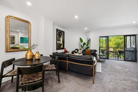 Photo of property in 9/177 Hurstmere Road, Takapuna, Auckland, 0622