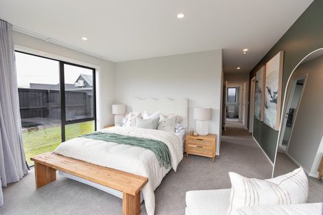Photo of property in 1 Metoriti Crescent, Karaka, 2124
