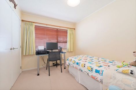 Photo of property in 34 Catalina Crescent, Forrest Hill, Auckland, 0620