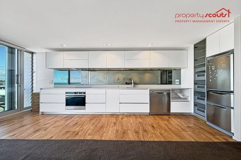 Photo of property in Seaview Apartments, 11/64 Milford Road, Milford, Auckland, 0620