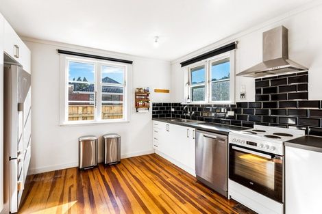 Photo of property in 328 Oxford Terrace, Avalon, Lower Hutt, 5011