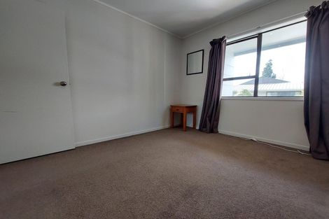 Photo of property in 2/24 Lancaster Road, Beach Haven, Auckland, 0626