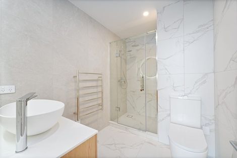 Photo of property in 27a Dawnhaven Drive, Te Atatu Peninsula, Auckland, 0610