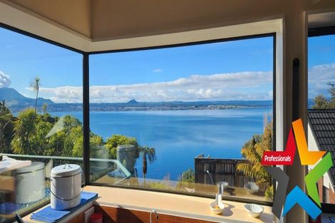 Photo of property in 31 Ewing Grove, Acacia Bay, Taupo, 3330