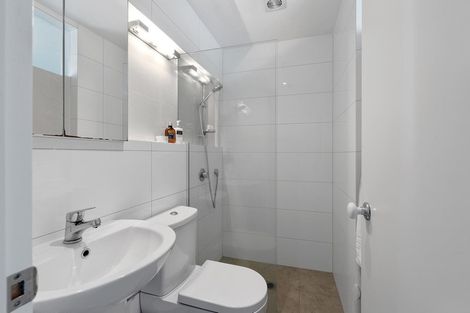 Photo of property in 222 Forrest Hill Road, Forrest Hill, Auckland, 0620