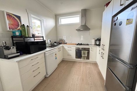 Photo of property in 1/16 Corunna Road, Milford, Auckland, 0620