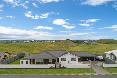 Photo of property in 6 Kuakua Close, Papamoa Beach, Papamoa, 3118