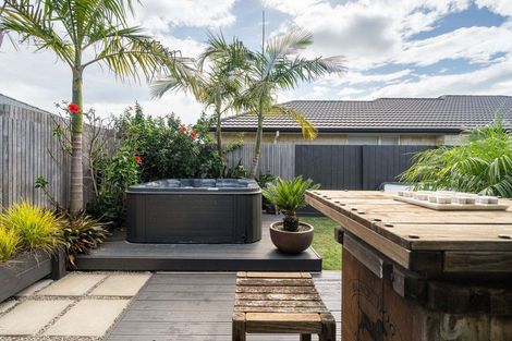 Photo of property in 38 Hiria Crescent, Papamoa Beach, Papamoa, 3118
