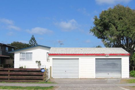 Photo of property in 922 Papamoa Beach Road, Papamoa Beach, Papamoa, 3118