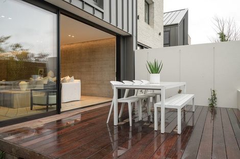Photo of property in 30a Gracefield Avenue, Christchurch Central, Christchurch, 8013