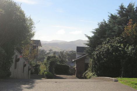 Photo of property in 8a Sailmaker Close, Whitby, Porirua, 5024