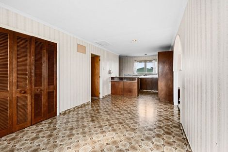 Photo of property in 16 Leon Place, Waitara, 4320