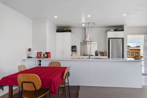 Photo of property in 22a Rewarewa Road, Te Atatu Peninsula, Auckland, 0610