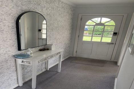 Photo of property in 24 Mangaroa Hill Road, Maoribank, Upper Hutt, 5018