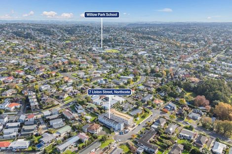 Photo of property in 7c Liston Street, Northcote, Auckland, 0627