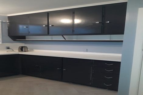 Photo of property in 5 Alder Place, Newlands, Wellington, 6037