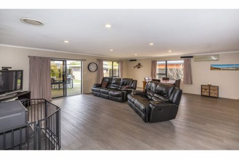 Photo of property in 16 Camleigh Close, Kaiapoi, 7630