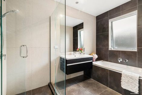 Photo of property in 30 Castellina Drive, Karaka, Papakura, 2113