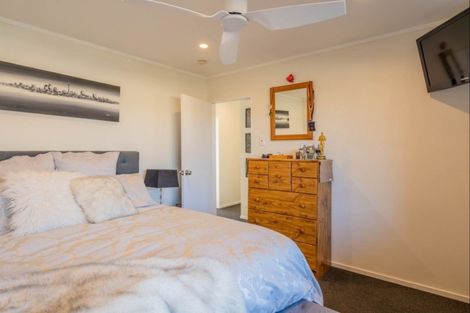 Photo of property in 47 Makarini Street, Paraparaumu, 5032