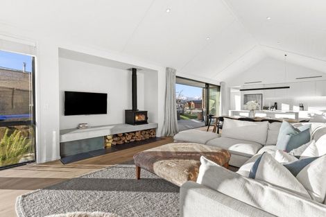 Photo of property in 21 Rua Street, Albert Town, Wanaka, 9305