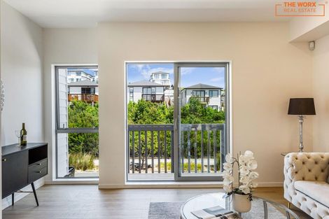 Photo of property in 37 Lawson Creek Street, Massey, Auckland, 0614