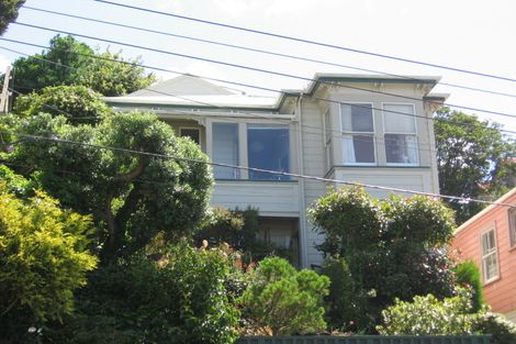 Photo of property in 72 Rolleston Street, Mount Cook, Wellington, 6021