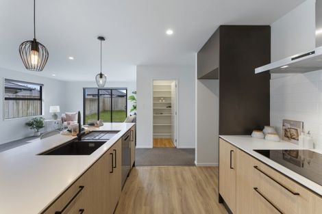 Photo of property in 16 Eileen Way, Rolleston, 7615