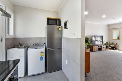 Photo of property in 2/24 Robertson Road, Favona, Auckland, 2024