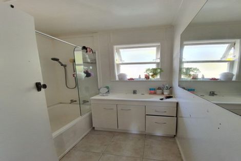 Photo of property in 32 Cutler Street, New Lynn, Auckland, 0600