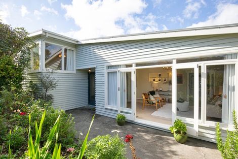 Photo of property in 2 Waipapa Road, Hataitai, Wellington, 6021