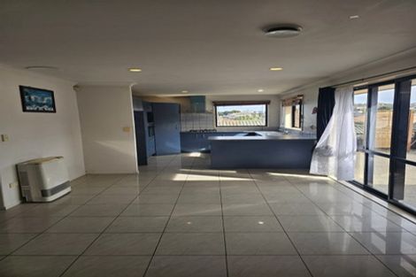 Photo of property in 50 Senator Drive, Manurewa, Auckland, 2105