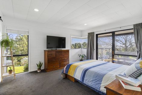 Photo of property in 231 Kaipara Road, Papakura, 2582